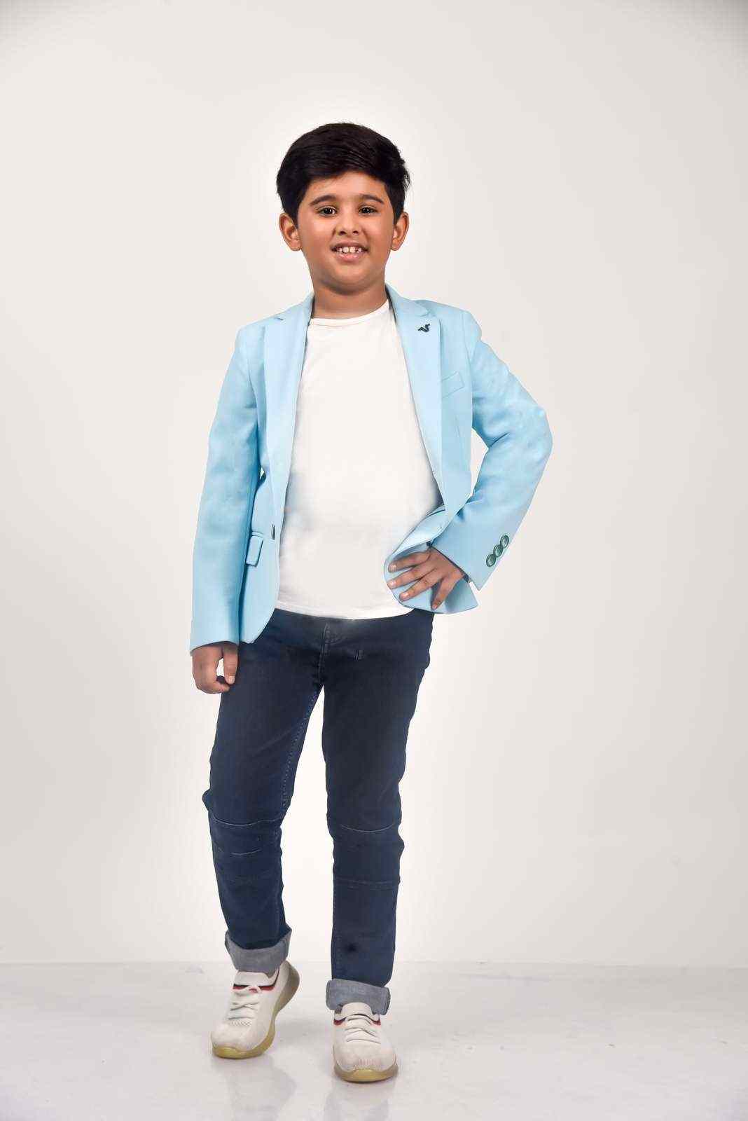Sky Knitted Blazer for Leisure Occasions
