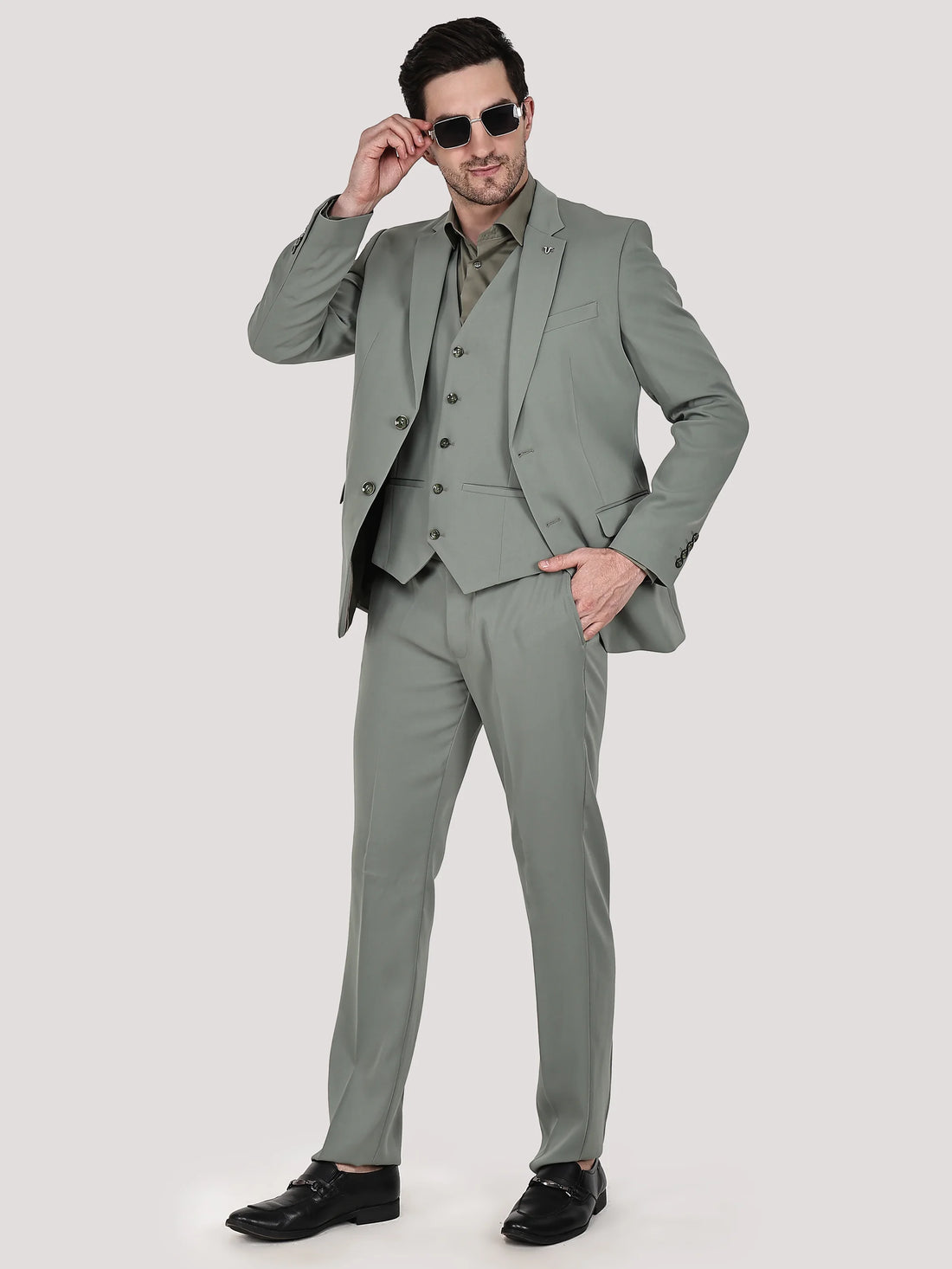Wrinkle Free 3 Pc Suit