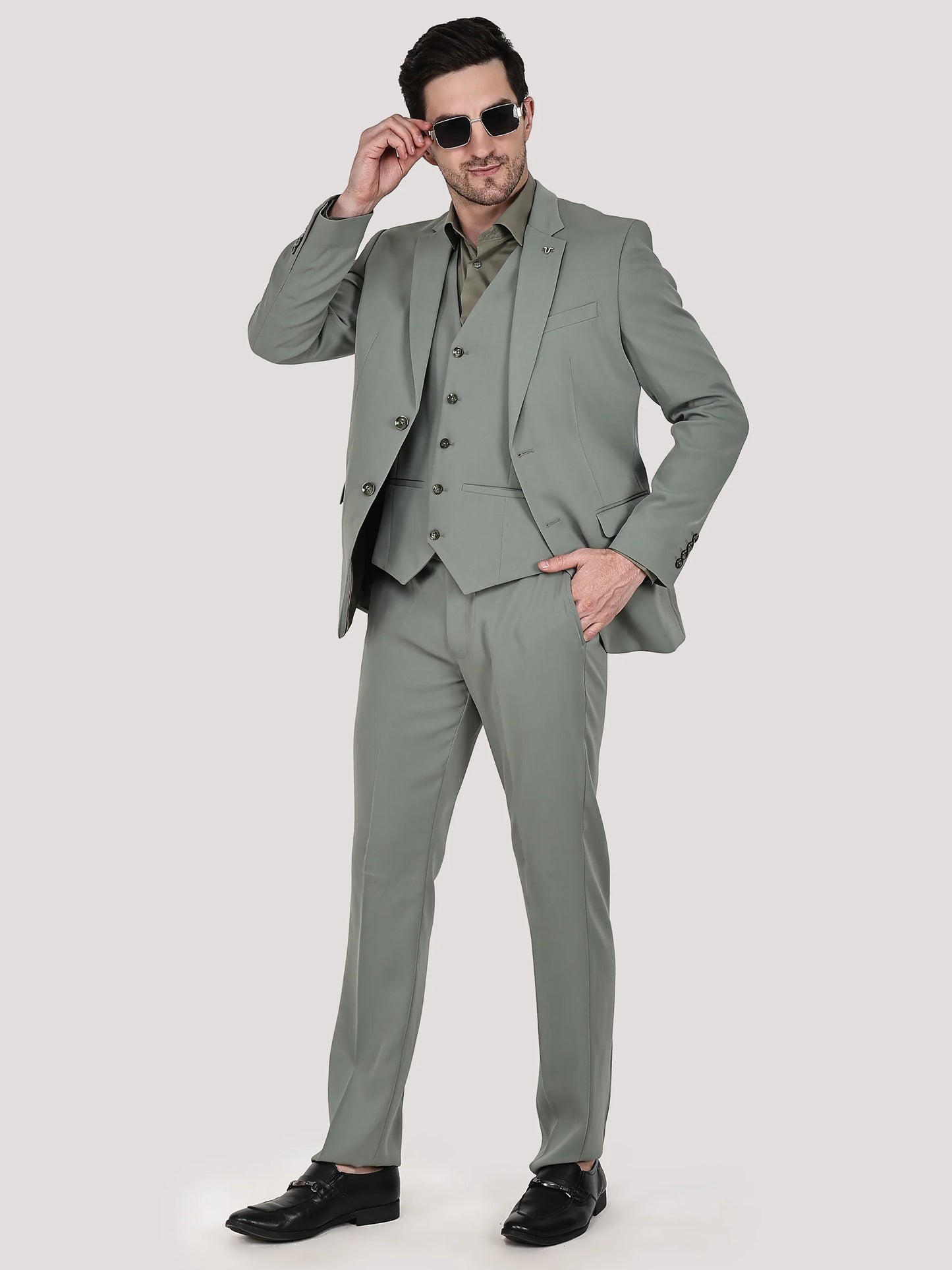 Wrinkle Free 3 Pc Suit